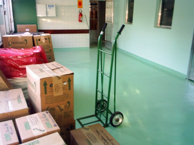 Piso epóxi de alta resistência